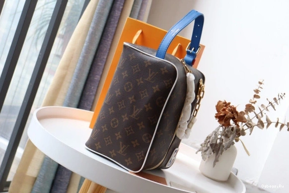LOUIS TOILETRY LVXNBA VUITTON BAG 0402